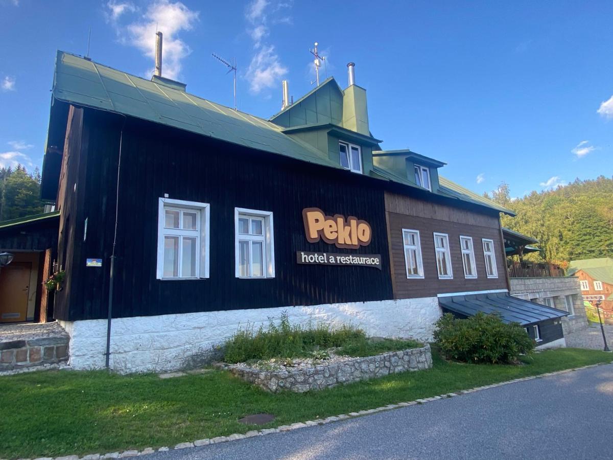 Hotel Peklo Pro Rodiny S Detmi โยเซฟูฟดุล ภายนอก รูปภาพ
