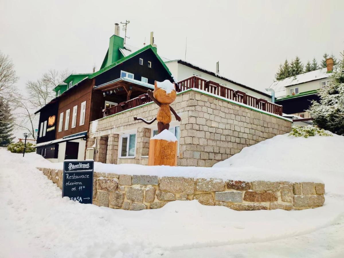 Hotel Peklo Pro Rodiny S Detmi โยเซฟูฟดุล ภายนอก รูปภาพ
